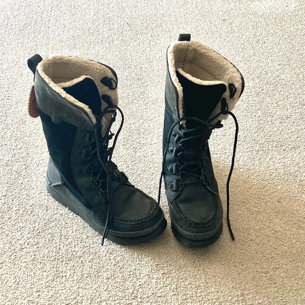 New Manitobah Mukluks WP Pacific Winter Boots Black Womens Size 9